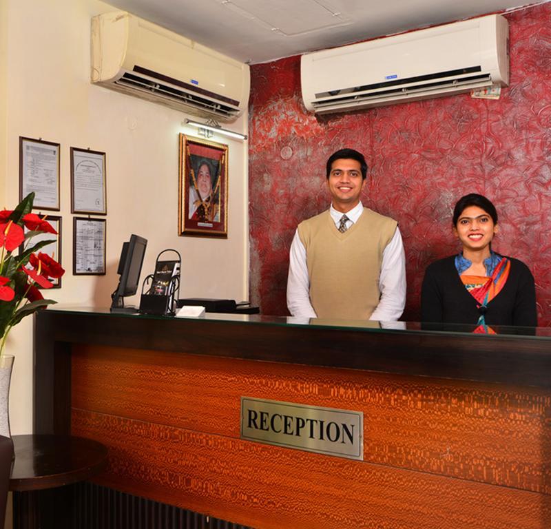 Hotel Shanti Palace West New Delhi Exteriör bild